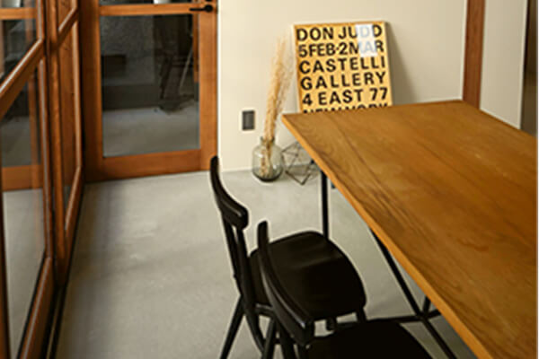 資金計画を練っている様子